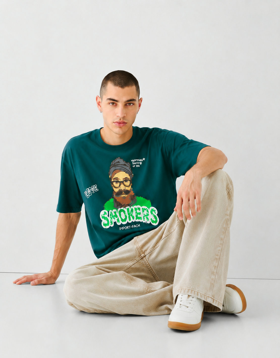 Smokers Graphic Oversized T-Shirt - View 3