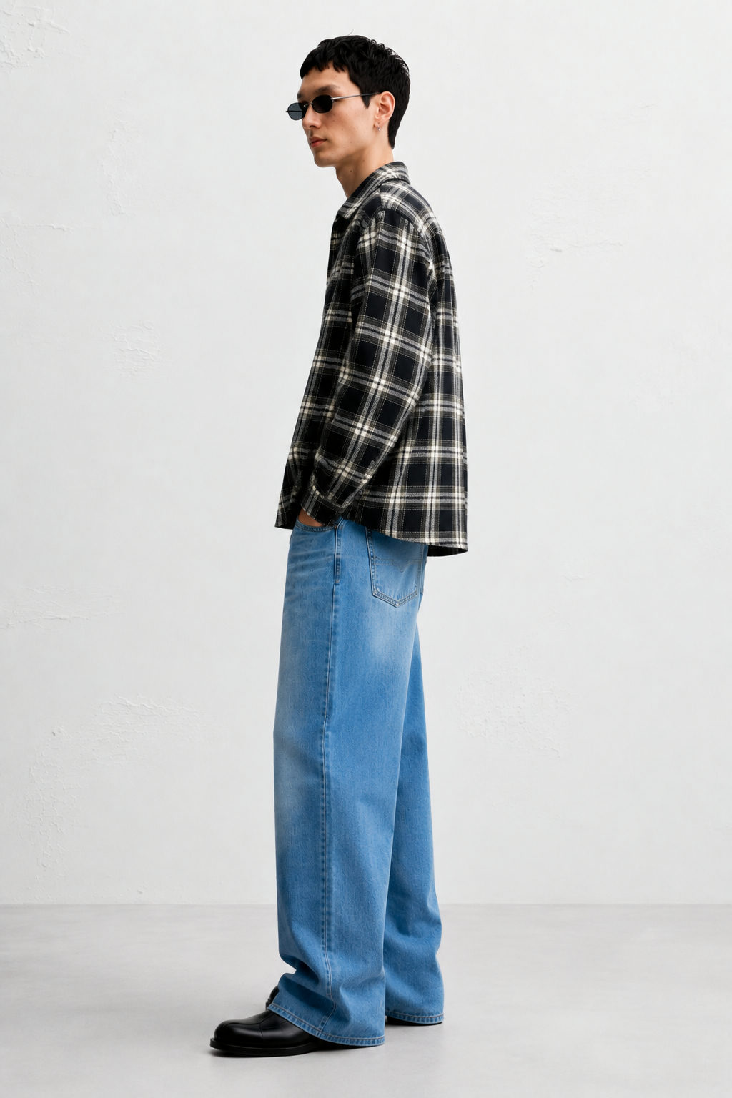 Midnight Grid Cropped Flannel Shirt - View 5